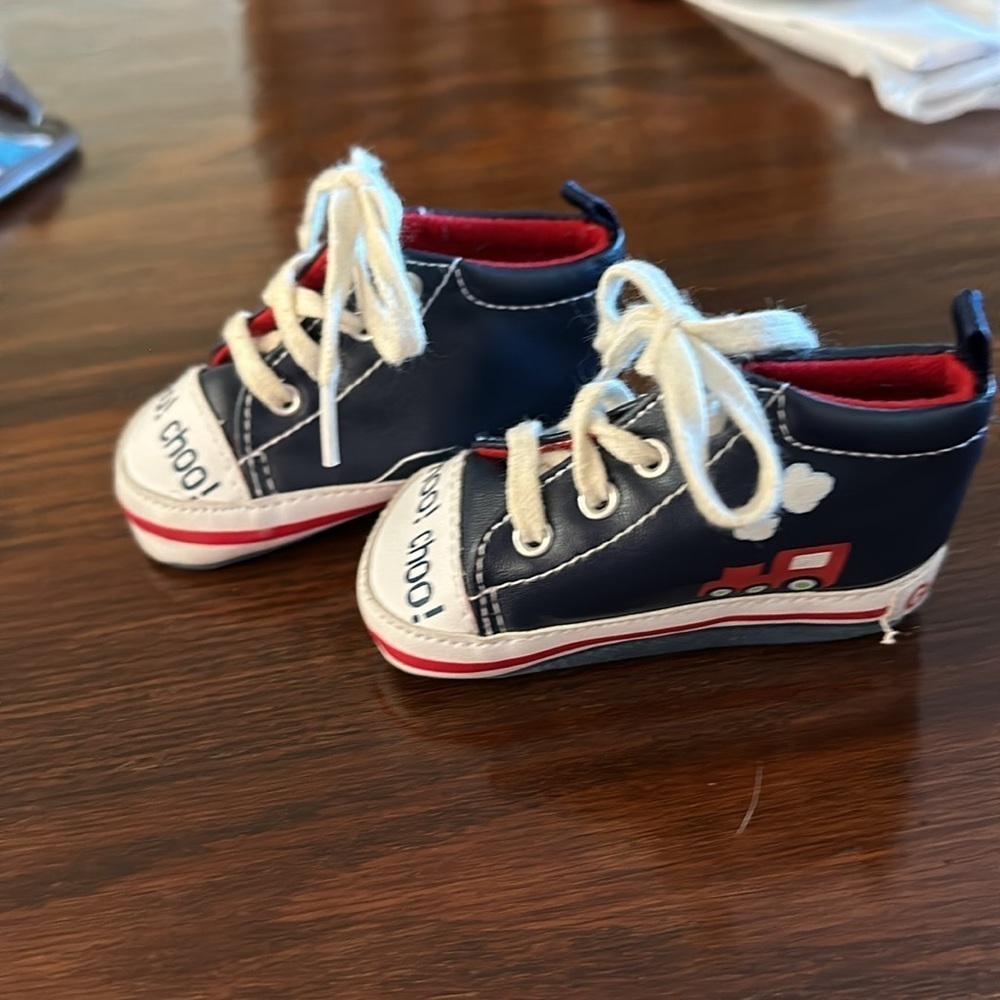 🎈🎈 3 pair of shoes all size 3-6 month. One Disney, 1 Gerber, one Child of Mine - Picture 10 of 12